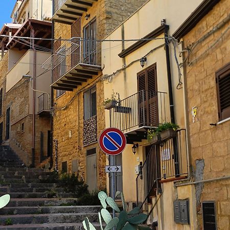 A Due Passi Dal Centro Sweet Rooms Agrigento Buitenkant foto